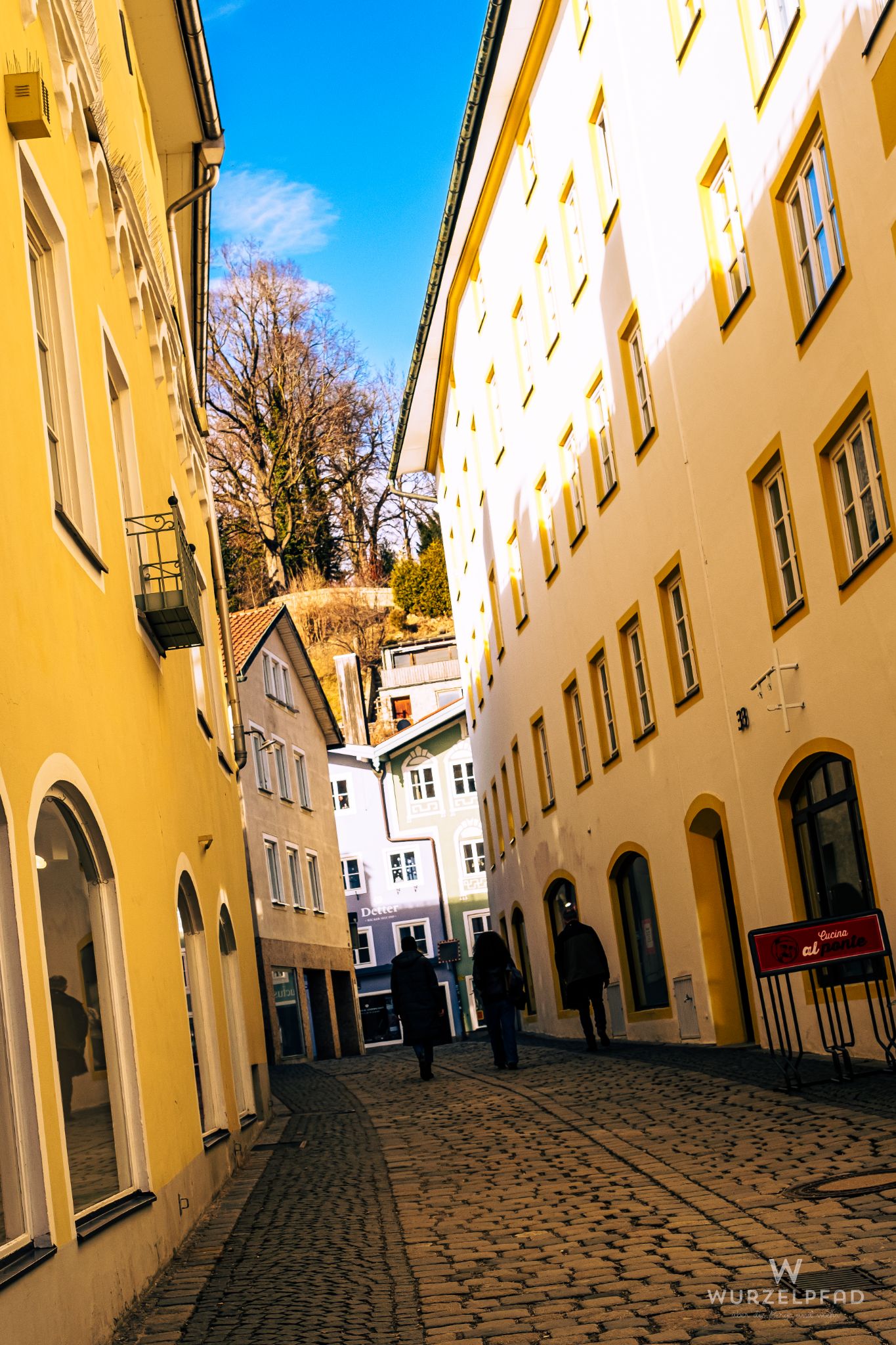Altstadt-Gassen mit bunten Häusern